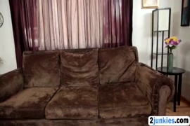 مقاطع سكس مصمص ومداعبت البزاز